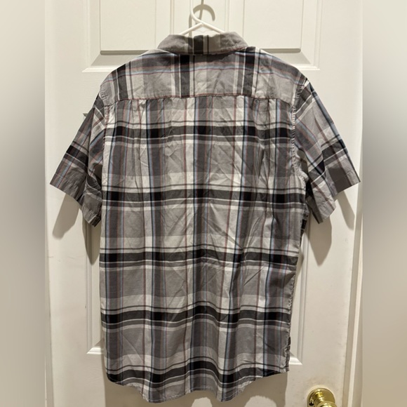 Quicksilver button down shirt size large - Picture 2 of 3